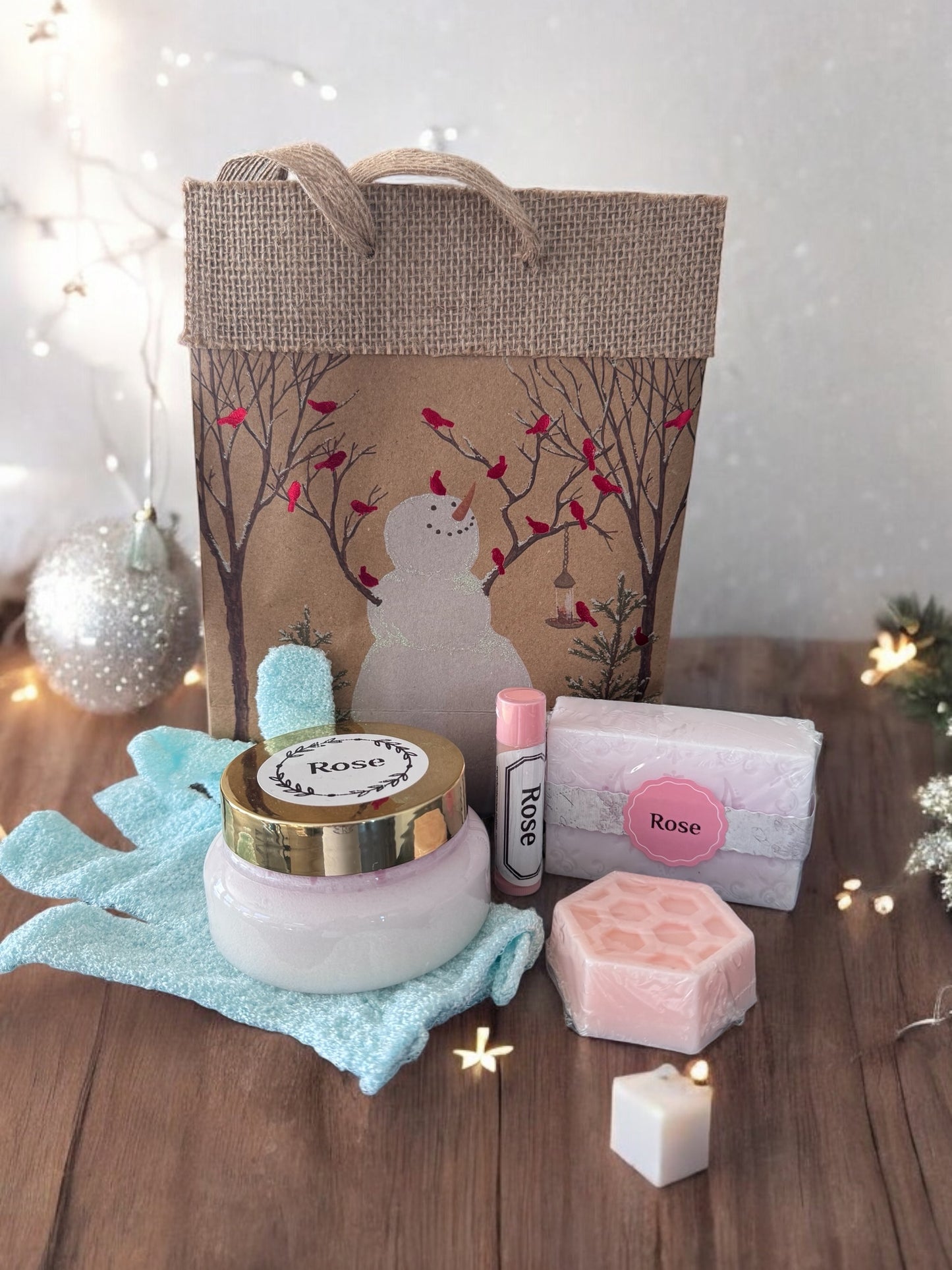 Snowman gift bag(all gift bags come with different variety of scents)